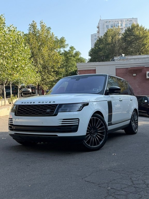 2018 Land Rover Range Rover, 3.0L, 41500km - Image 1