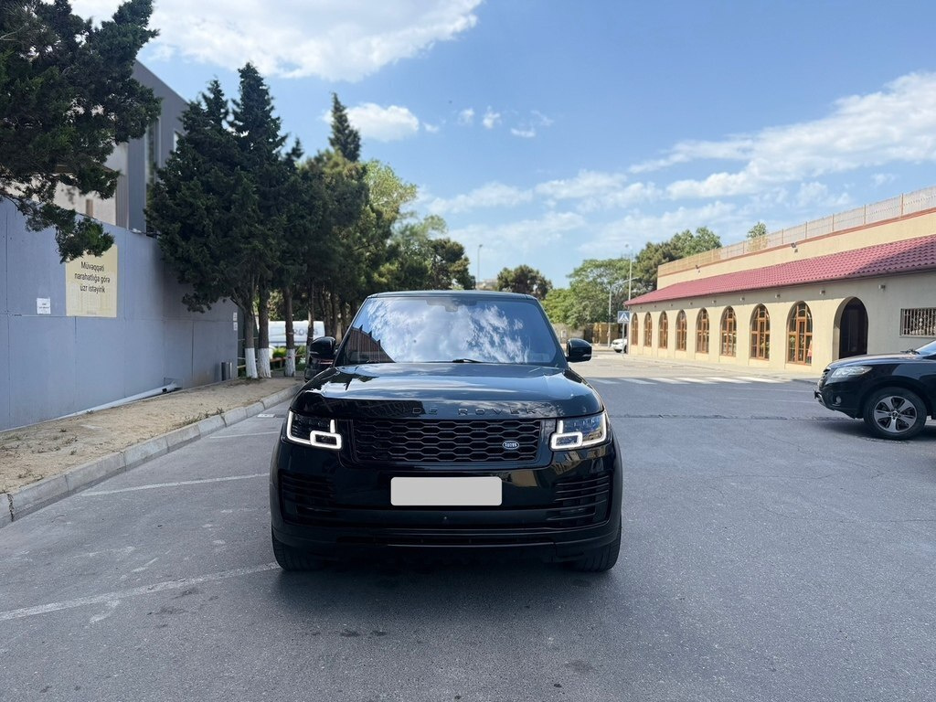 2016 Land Rover Range Rover, 3.0L, 62764km - Image 1