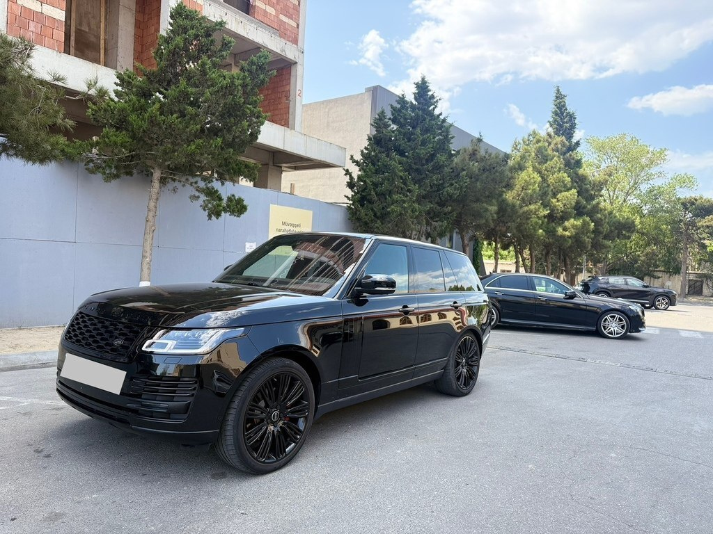 2016 Land Rover Range Rover, 3.0L, 62764km - Image 3