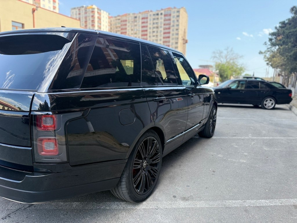 2016 Land Rover Range Rover, 3.0L, 62764km - Image 4