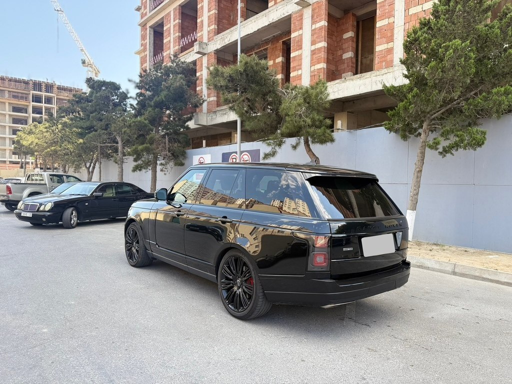 2016 Land Rover Range Rover, 3.0L, 62764km - Image 5