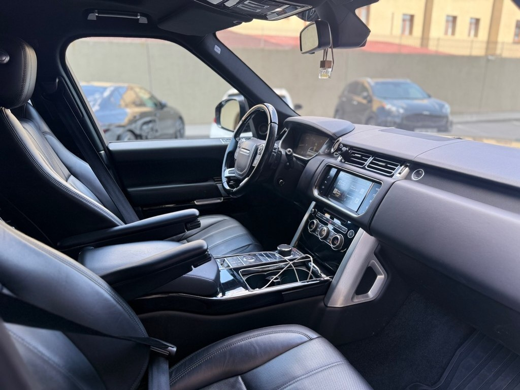 2016 Land Rover Range Rover, 3.0L, 62764km - Image 9