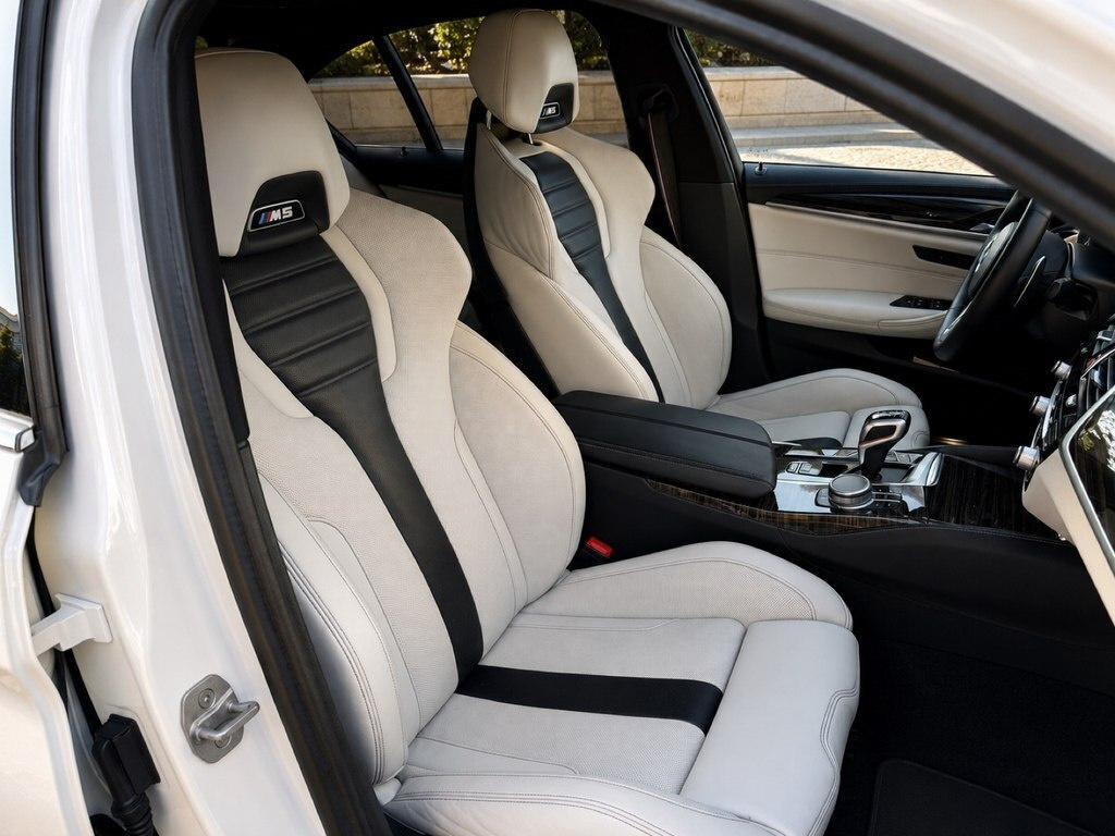2021 BMW 530e, 2.0L, 54278km - Image 7
