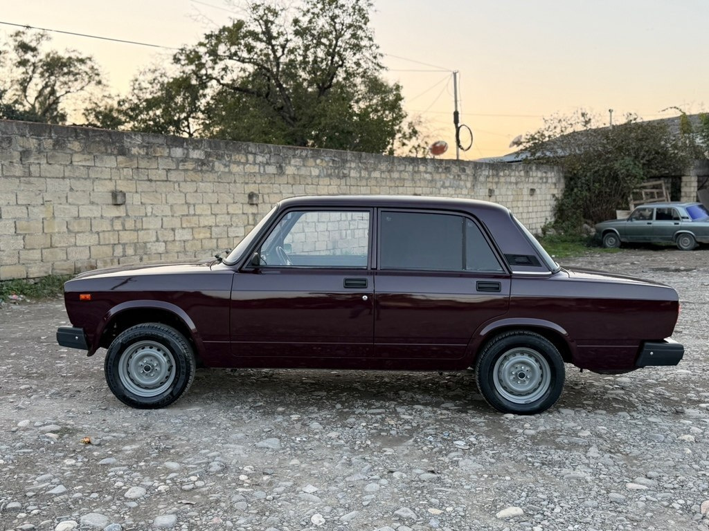 2008 LADA (VAZ) 2107, 1.6L, 61123km - Image 2