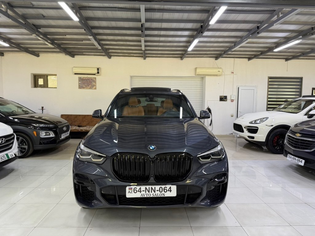 2022 BMW X5, 3.0L, 36000km - Image 2