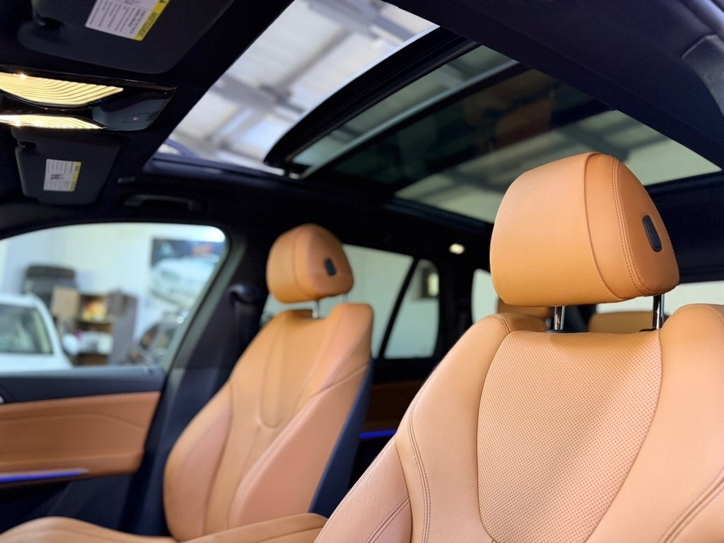 2022 BMW X5, 3.0L, 36000km - Image 11
