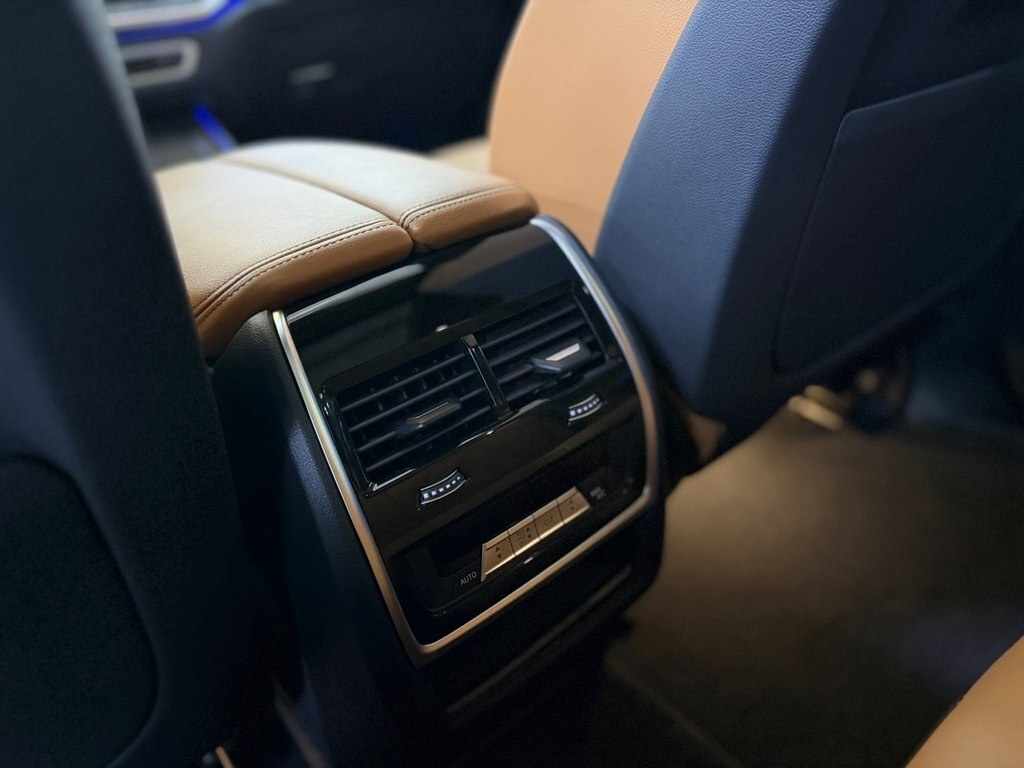 2022 BMW X5, 3.0L, 36000km - Image 13