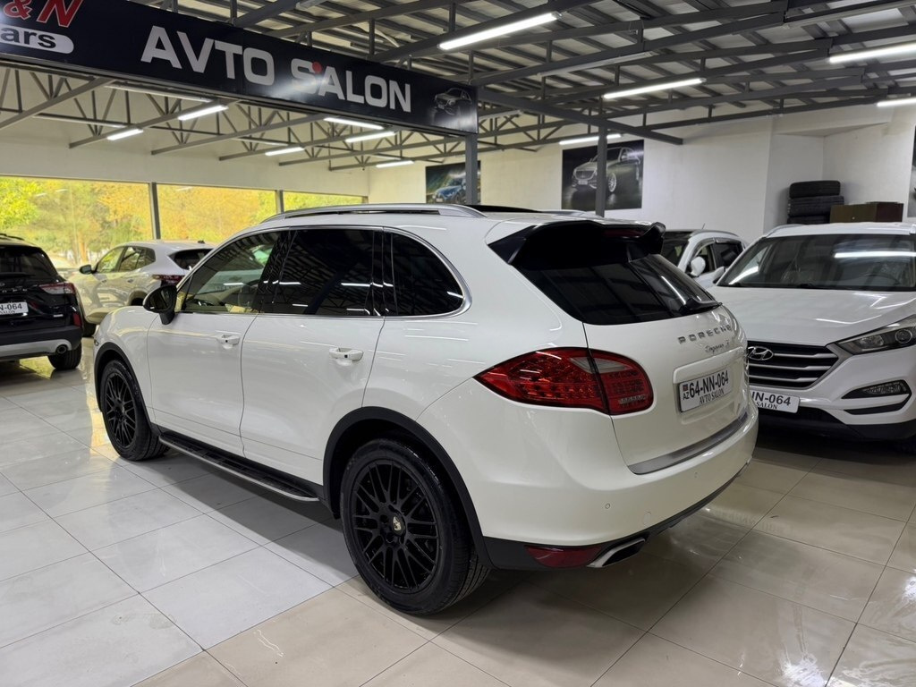 2011 Porsche Cayenne S, 4.8L, 125000km - Image 6