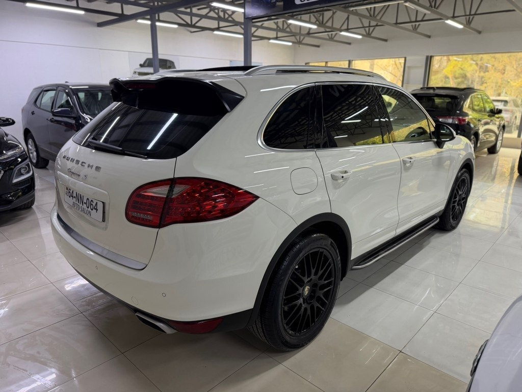 2011 Porsche Cayenne S, 4.8L, 125000km - Image 7