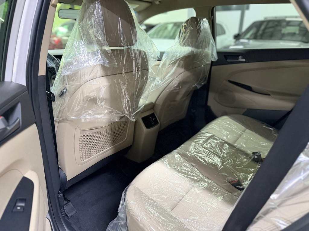 2017 Hyundai Tucson, 1.6L, 119300km - Image 11