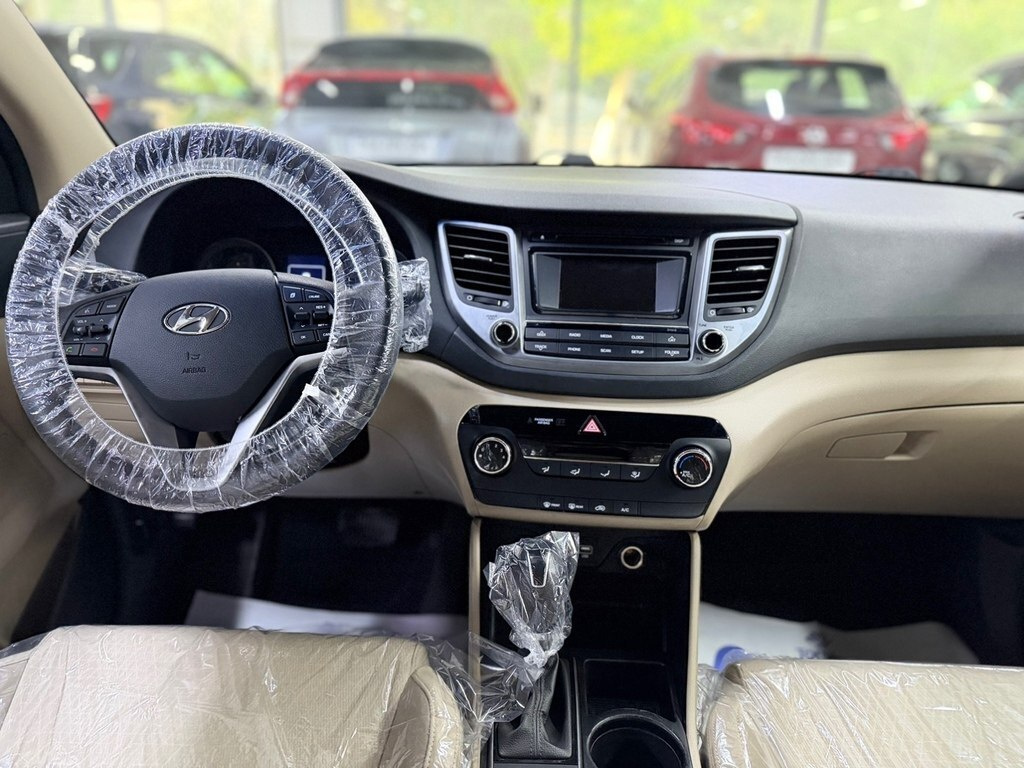 2017 Hyundai Tucson, 1.6L, 119300km - Image 9