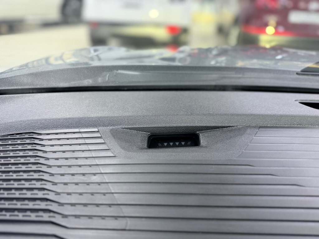 2025 Chevrolet Equinox EV, 0.0L, 3500km - Image 17