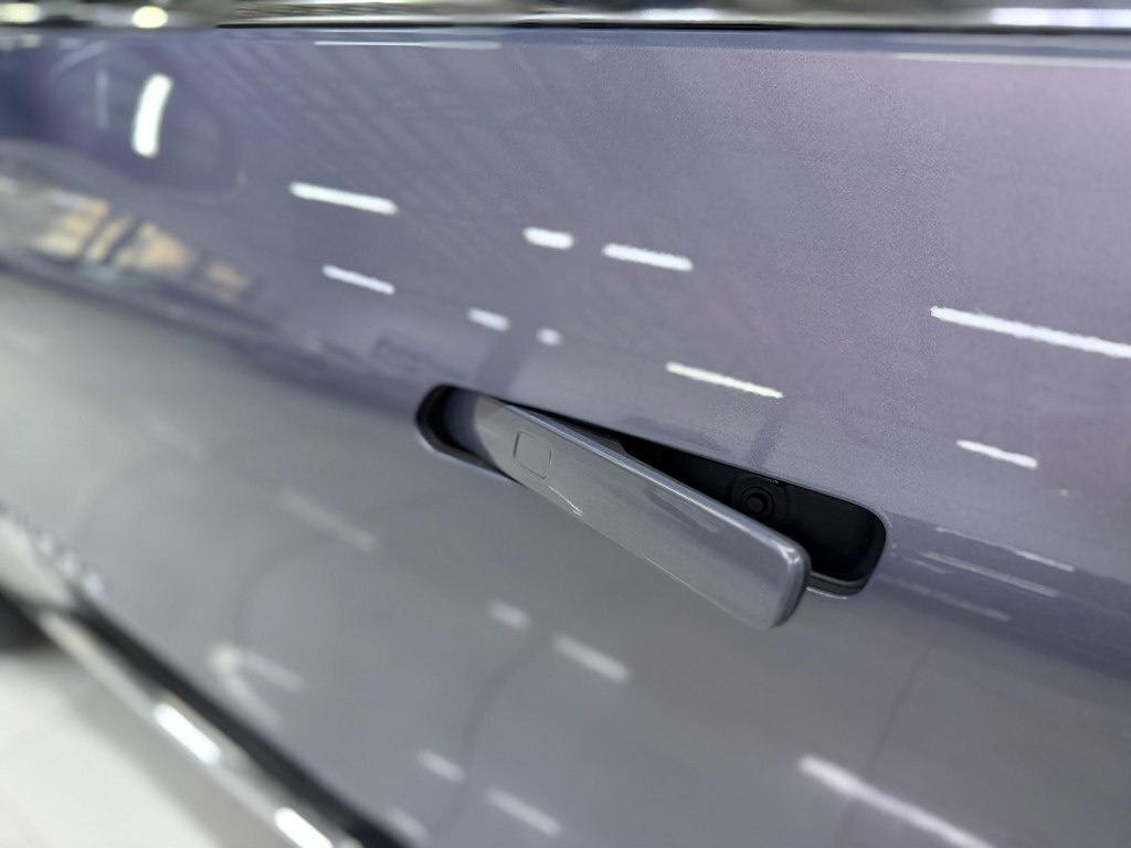 2025 Chevrolet Equinox EV, 0.0L, 3500km - Image 23