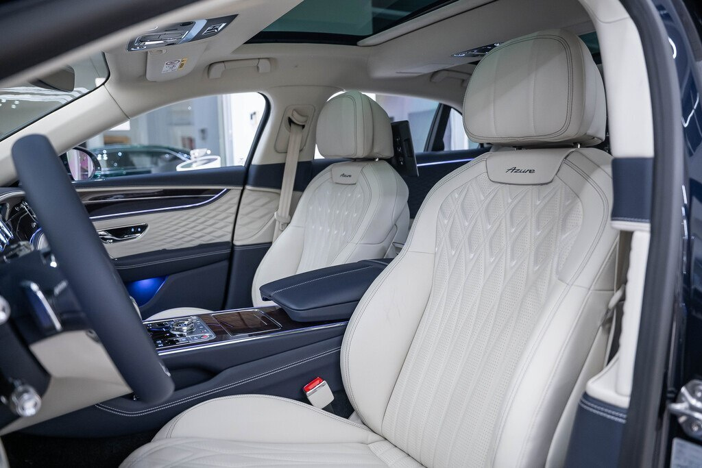 2025 Bentley Flying Spur, 4.0L, 0km - Image 13