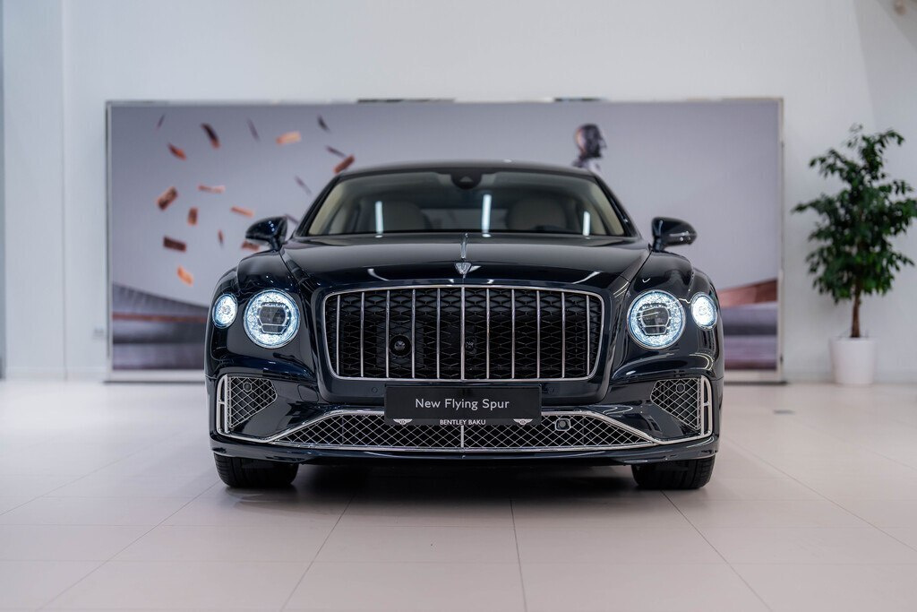 2025 Bentley Flying Spur, 4.0L, 0km - Image 3