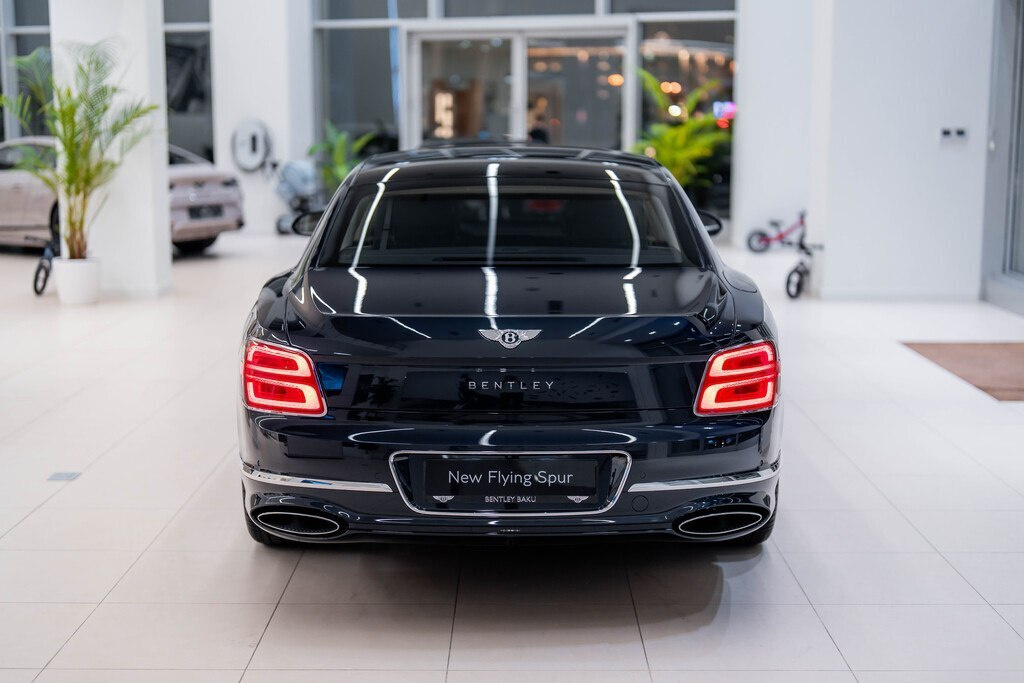 2025 Bentley Flying Spur, 4.0L, 0km - Image 8