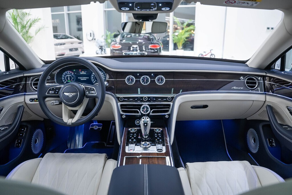 2025 Bentley Flying Spur, 4.0L, 0km - Image 10