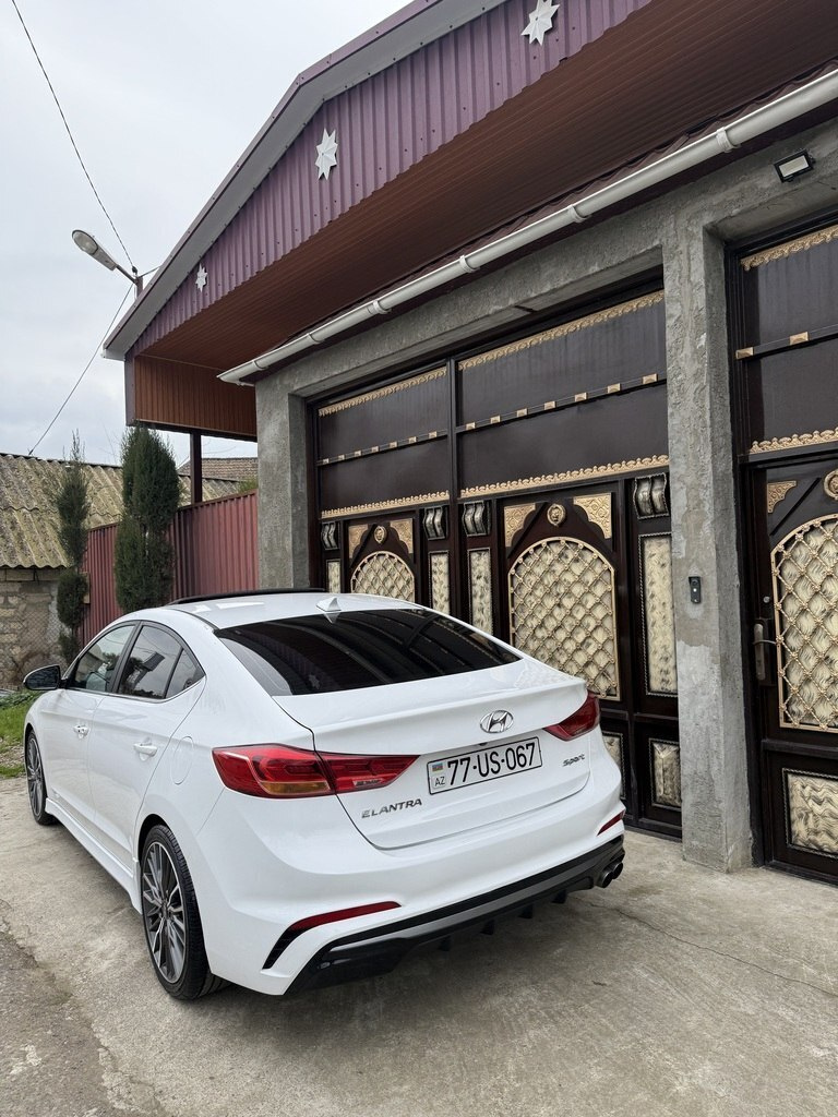 2018 Hyundai Elantra, 1.6L, 146450km - Image 2