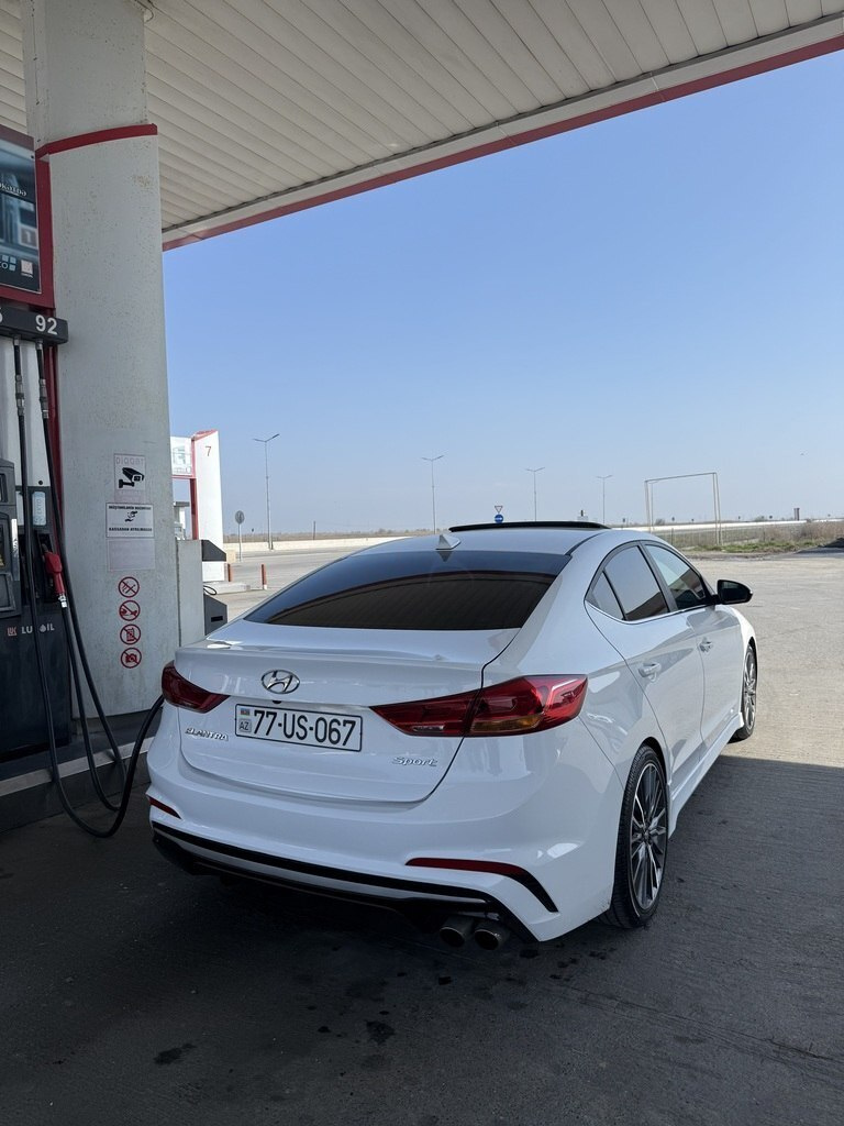 2018 Hyundai Elantra, 1.6L, 146450km - Image 4