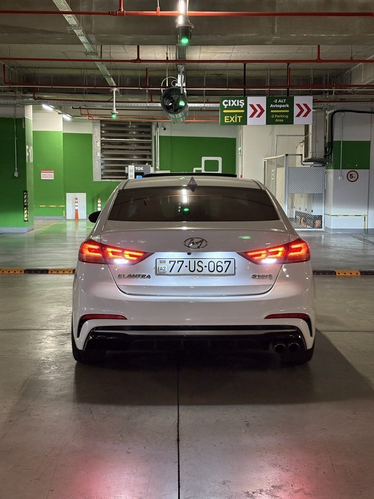 2018 Hyundai Elantra, 1.6L, 146450km - Image 9