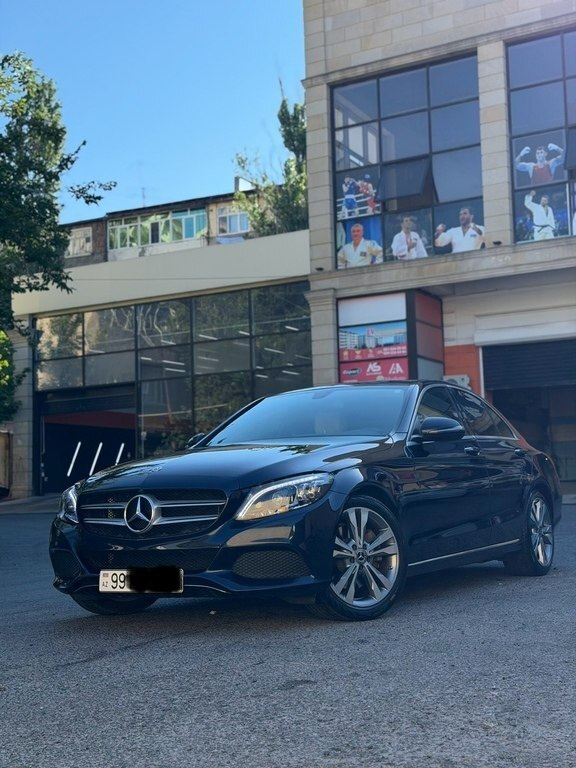2018 Mercedes C 300, 2.0L, 117000km - Image 2