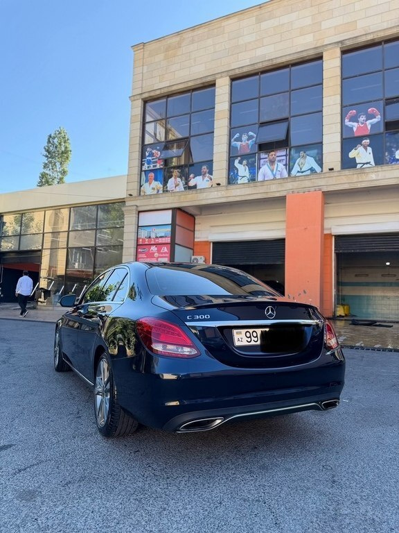 2018 Mercedes C 300, 2.0L, 117000km - Image 14