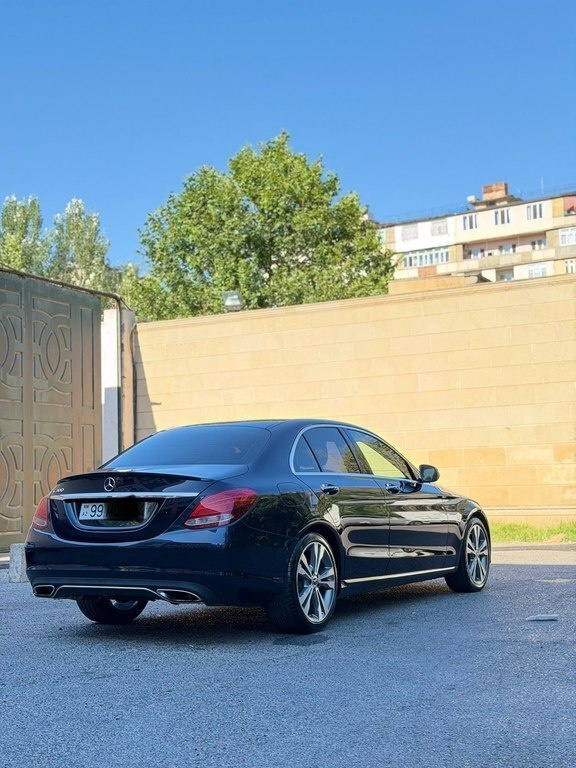 2018 Mercedes C 300, 2.0L, 117000km - Image 4