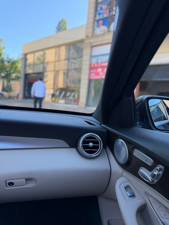 2018 Mercedes C 300, 2.0L, 117000km - Image 8