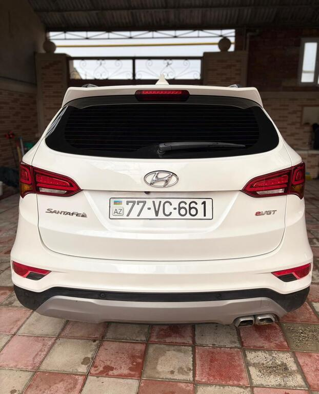2016 Hyundai Santa Fe, 2.0L, 160000km - Image 2