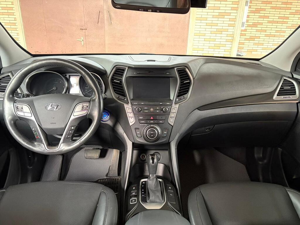 2016 Hyundai Santa Fe, 2.0L, 160000km - Image 7