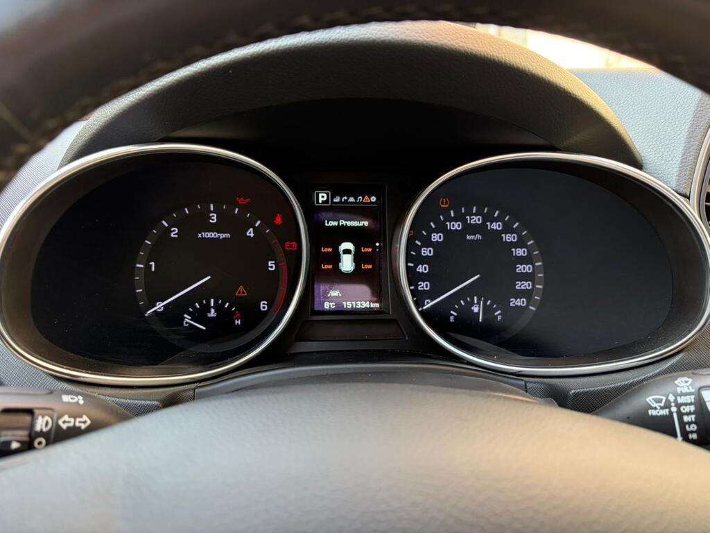 2016 Hyundai Santa Fe, 2.0L, 160000km - Image 10