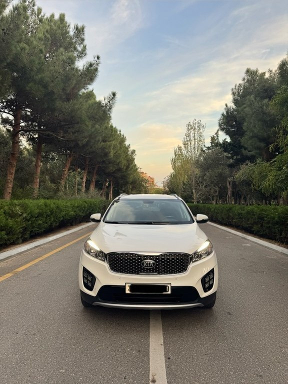 2017 Kia Sorento, 2.0L, 224000km - Image 1