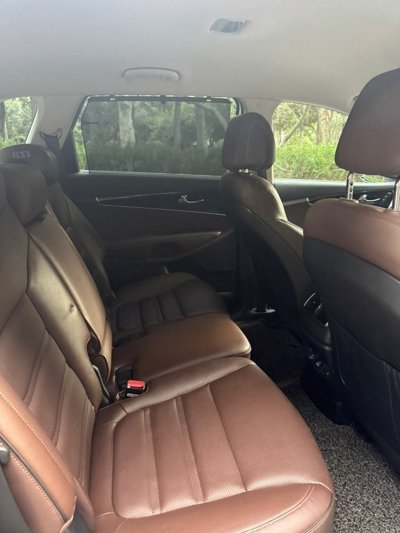 2017 Kia Sorento, 2.0L, 224000km - Image 6