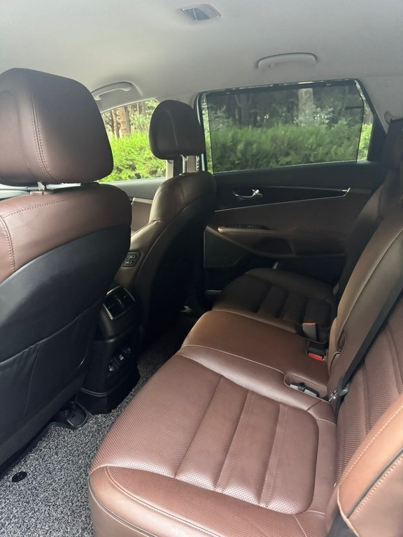 2017 Kia Sorento, 2.0L, 224000km - Image 7