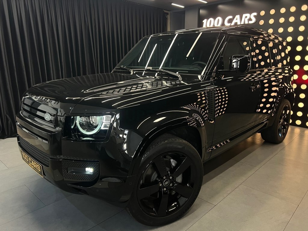2025 Land Rover Defender, 2.0L, 4000km - Image 3