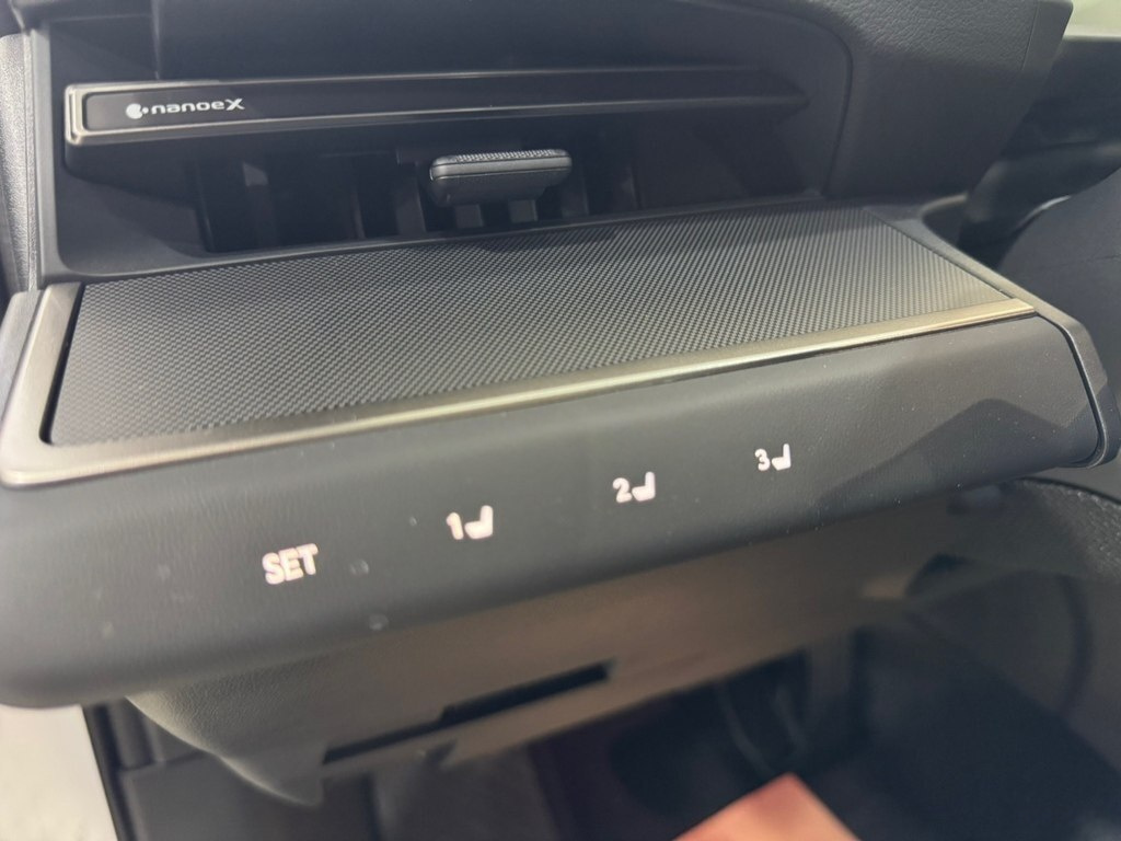 2026 Lexus ES 350h, 2.5L, 0km - Image 15
