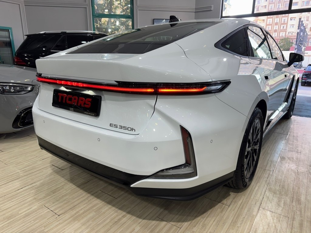 2026 Lexus ES 350h, 2.5L, 0km - Image 8