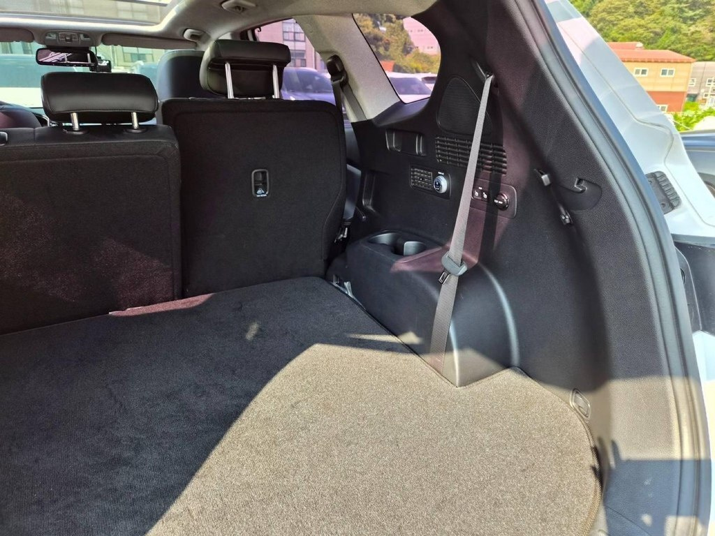 2018 Hyundai Santa Fe, 2.0L, 77400km - Image 11