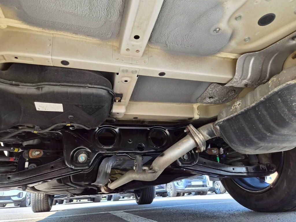 2018 Hyundai Santa Fe, 2.0L, 77400km - Image 17