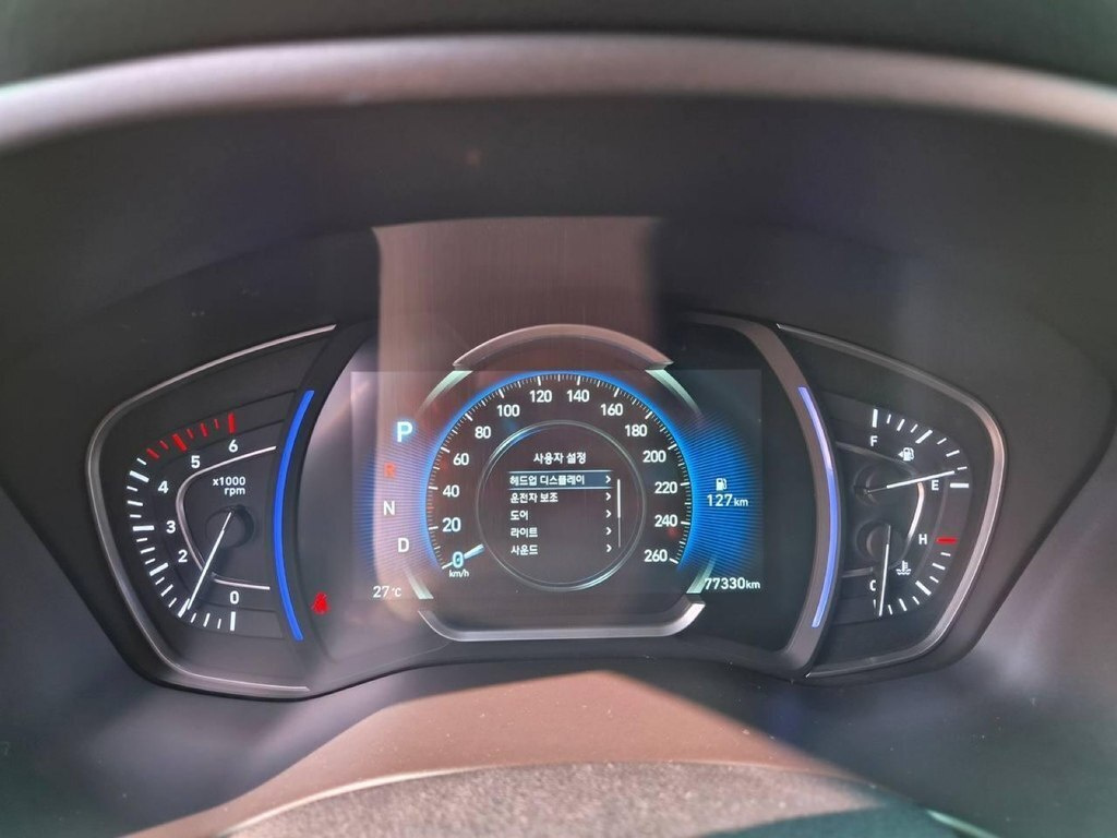 2018 Hyundai Santa Fe, 2.0L, 77400km - Image 8
