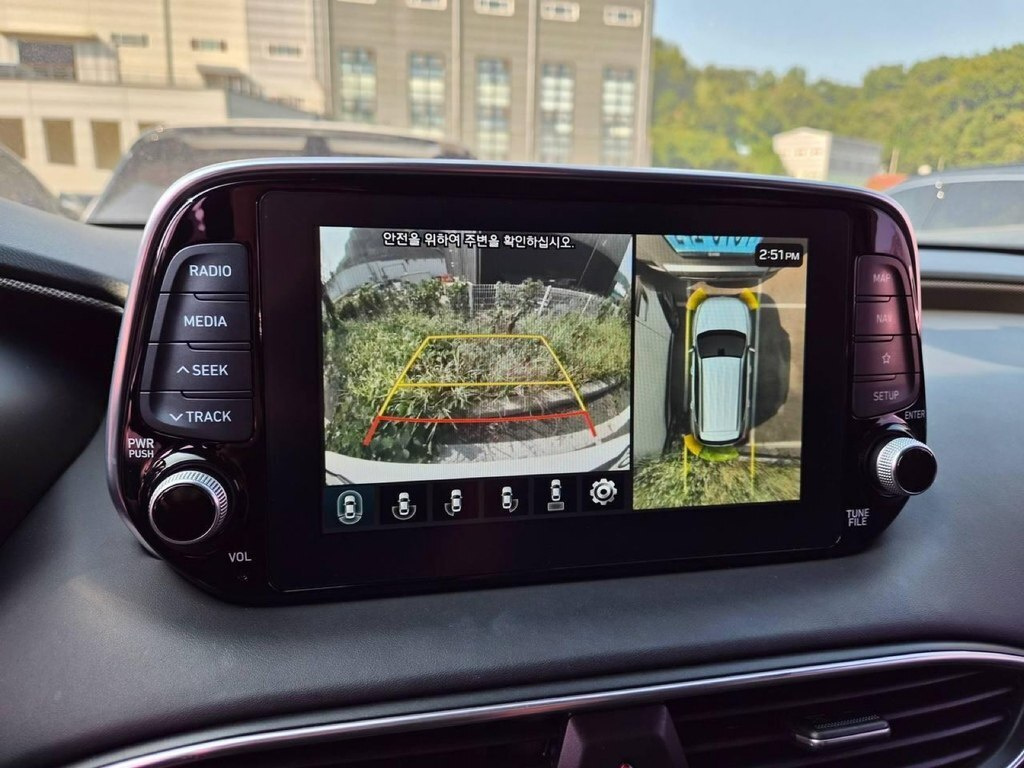 2018 Hyundai Santa Fe, 2.0L, 77400km - Image 9
