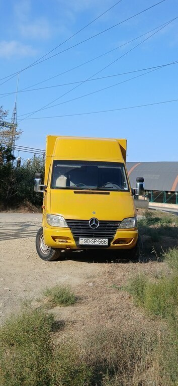 2001 Mercedes Sprinter 515, 2.2L, 295000km - Image 1