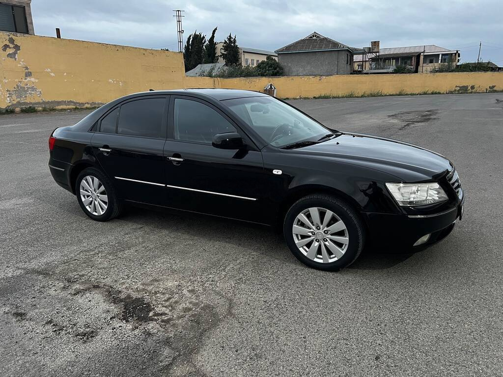 2008 Hyundai Sonata, 2.0L, 219000km - Image 2