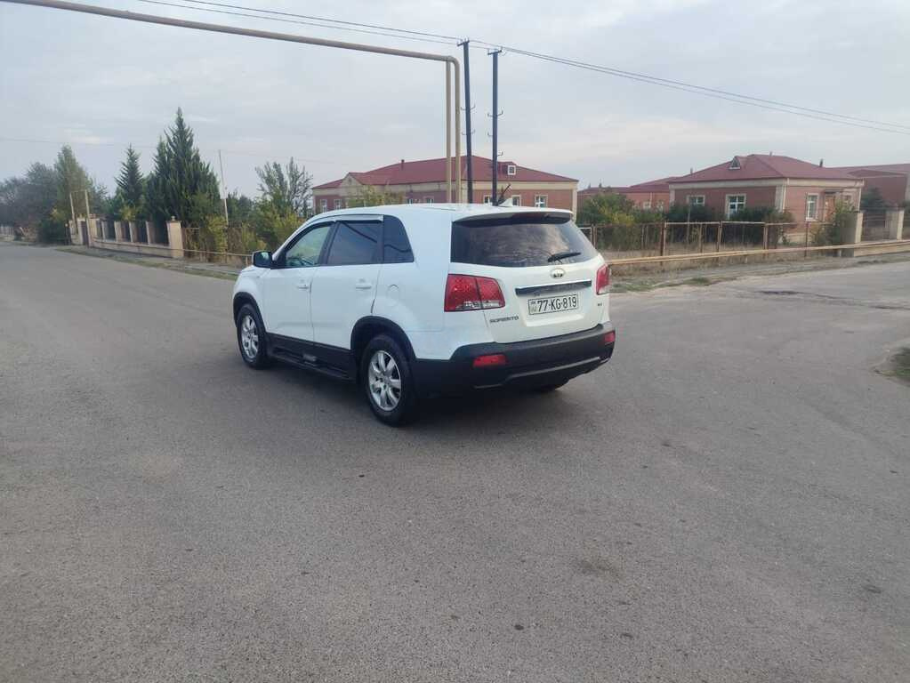 2010 Kia Sorento, 2.0L, 223000km - Image 4