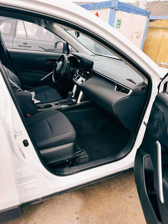 2025 Toyota Corolla Cross, 2.0L, 0km - Image 14