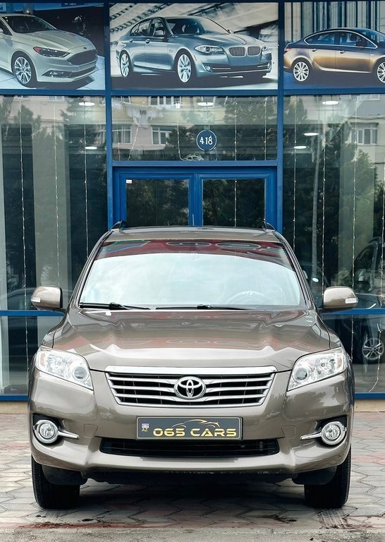 2012 Toyota RAV4, 2.0L, 190000km - Image 1