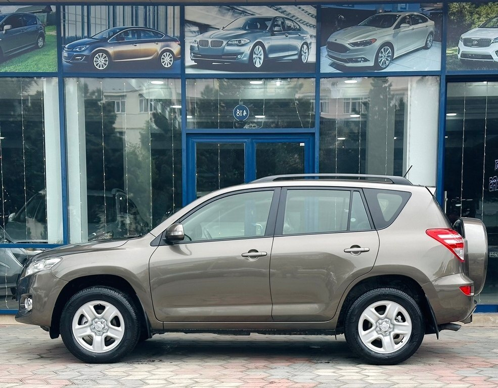 2012 Toyota RAV4, 2.0L, 190000km - Image 11
