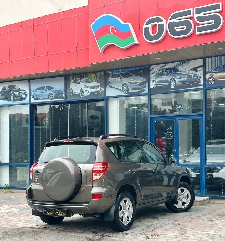 2012 Toyota RAV4, 2.0L, 190000km - Image 13