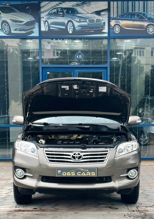 2012 Toyota RAV4, 2.0L, 190000km - Image 3
