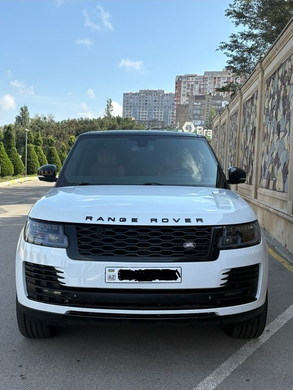 2015 Land Rover Range Rover, 5.0L, 140000km - Image 1